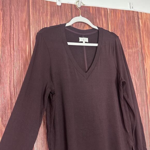 Lou & Grey Signature Soft Dark Purple V-Neck Top Long Sleeve Soft Casual Medium - Picture 2 of 5